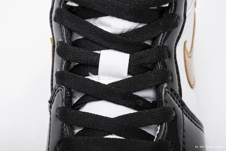 Mid Jordan Gold 1   852542-007 Patent Black White 0322